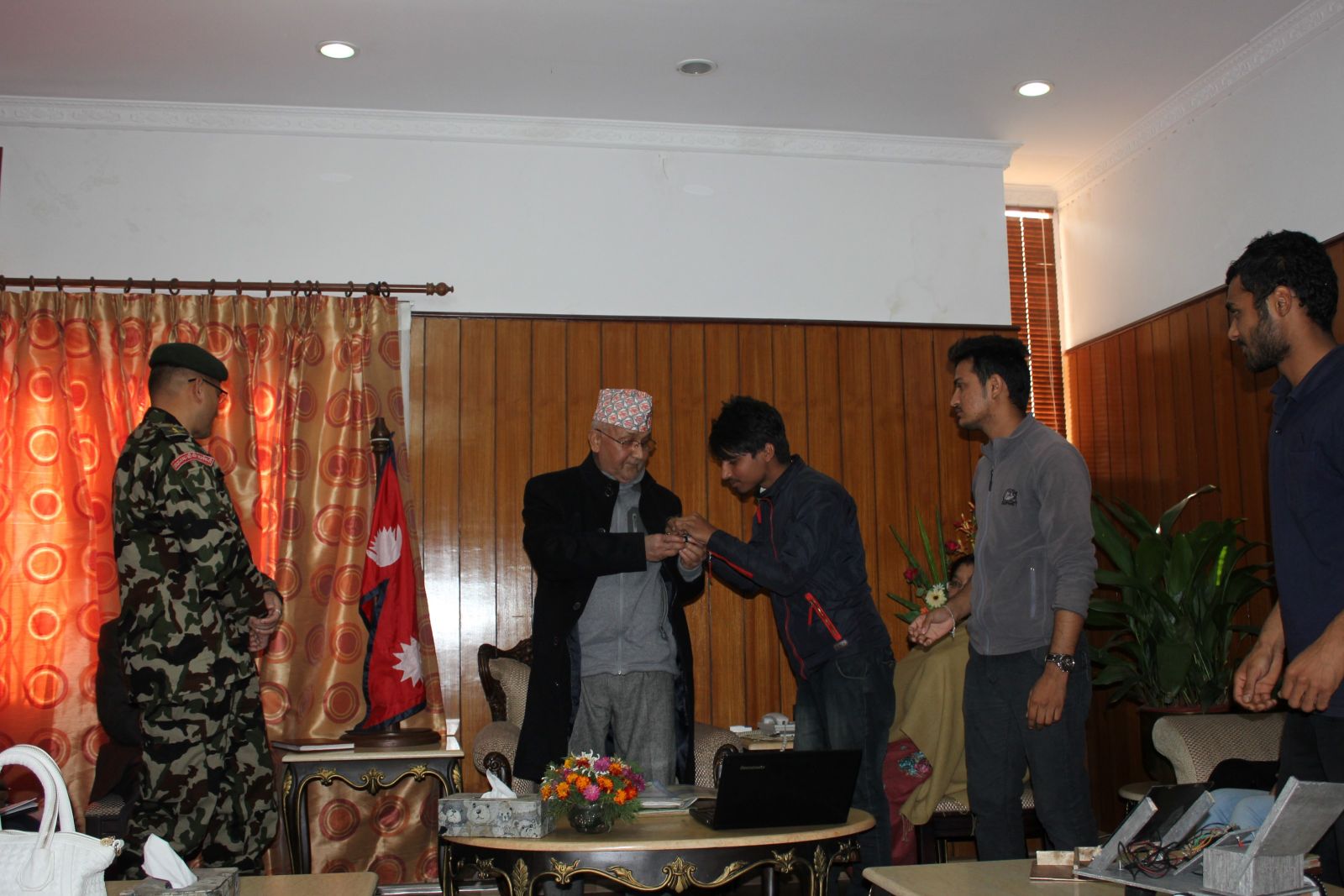 Presenting Model of Earthquake Alert System